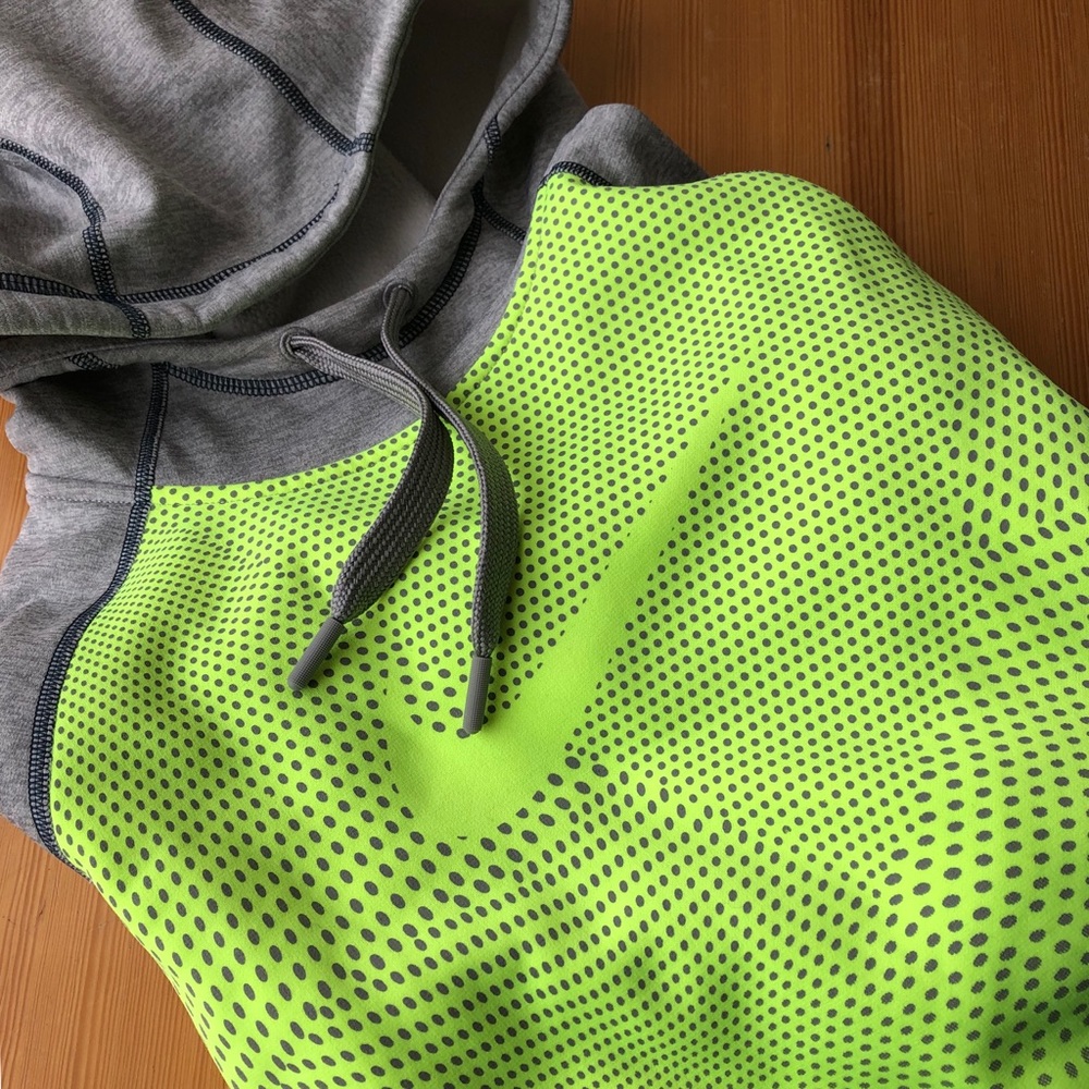 nike therma-fit hoodie